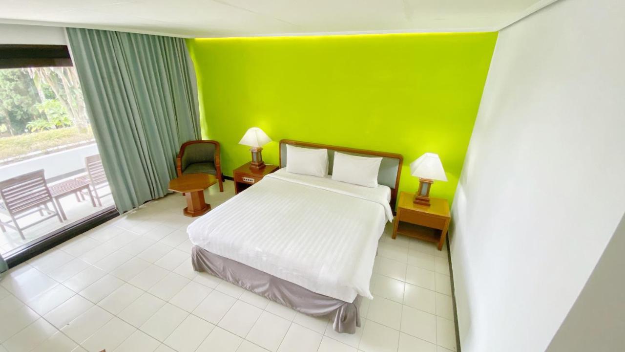 Grand Whiz Hotel Бромо Экстерьер фото