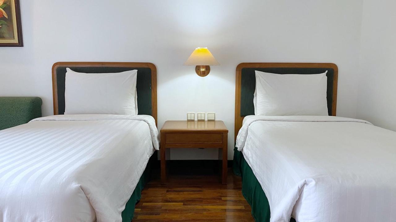 Grand Whiz Hotel Бромо Экстерьер фото