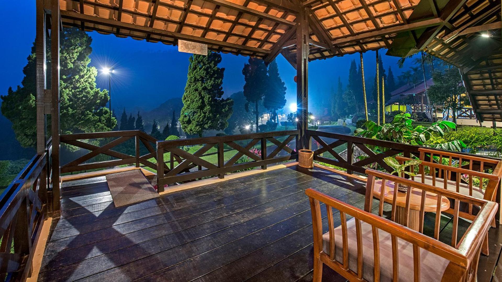 Grand Whiz Hotel Бромо Экстерьер фото