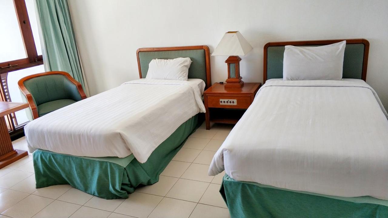 Grand Whiz Hotel Бромо Экстерьер фото